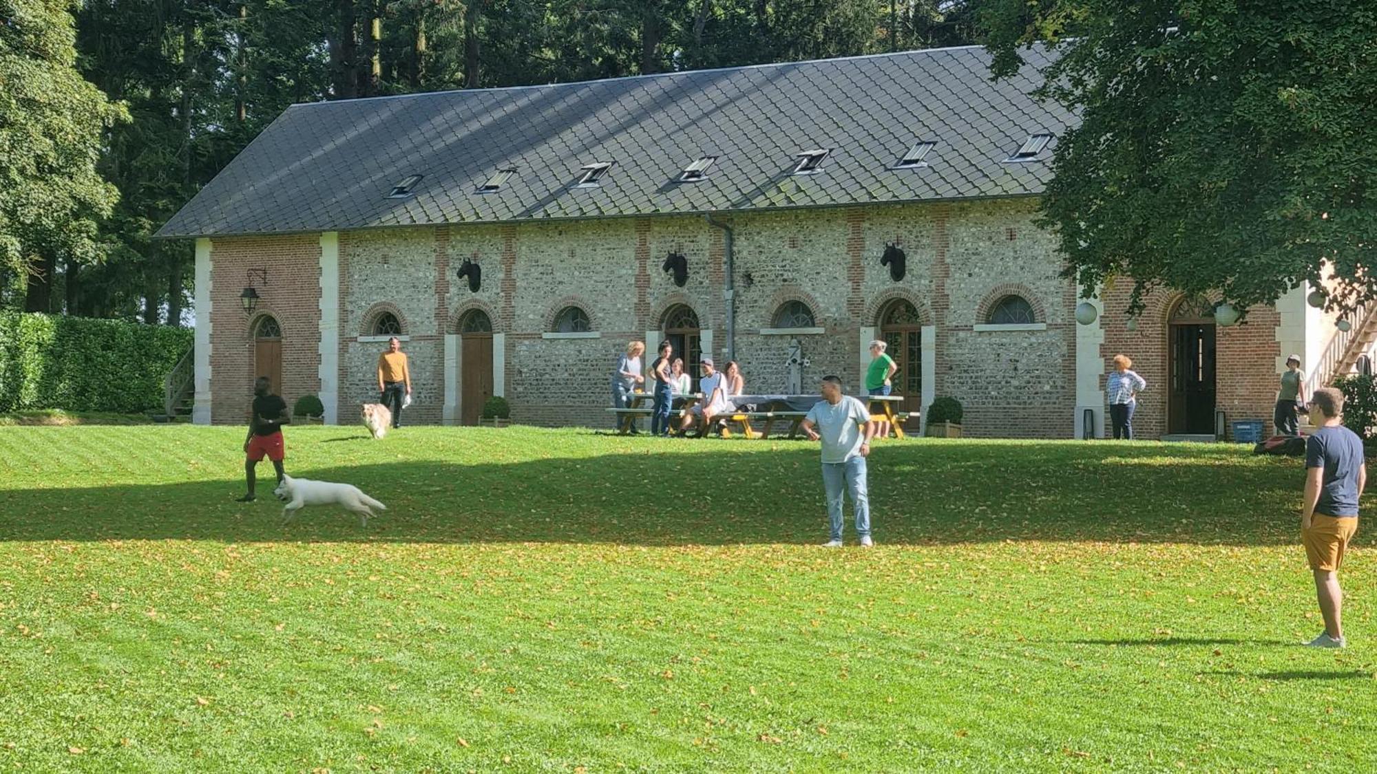 Les Ecuries Du Chateau De Brumare Brestot Kültér fotó